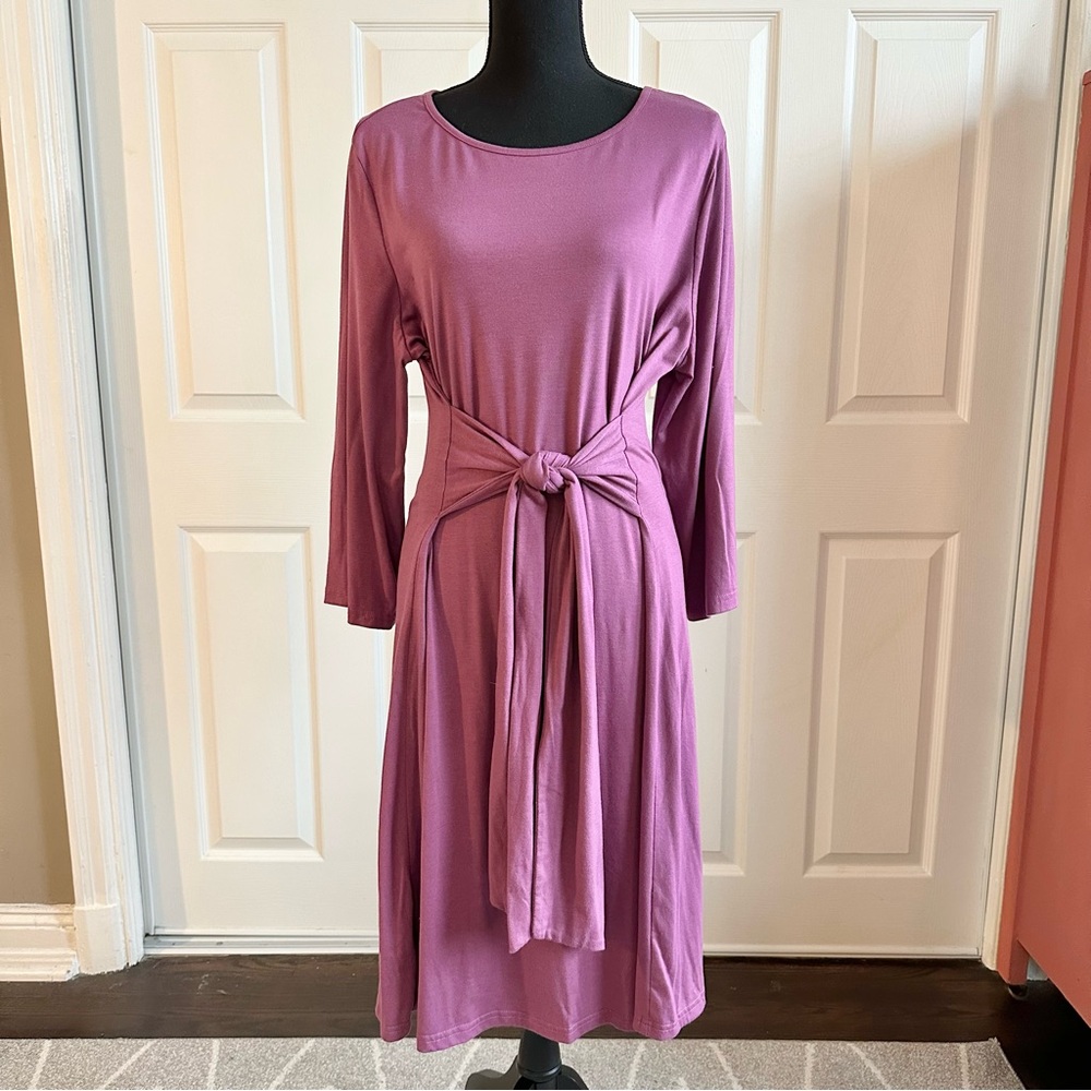 BloomChic Lavender Purple Tie Waist Stretch Midi Dress